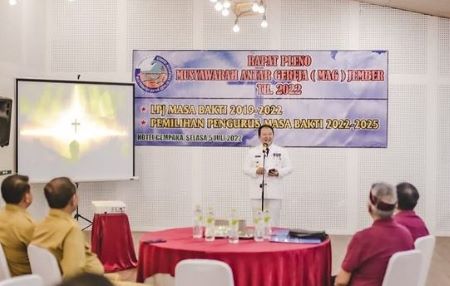 Junjung Toleransi, Bupati Jember Hendy Siswanto Hadiri Musyawarah Antar Gereja